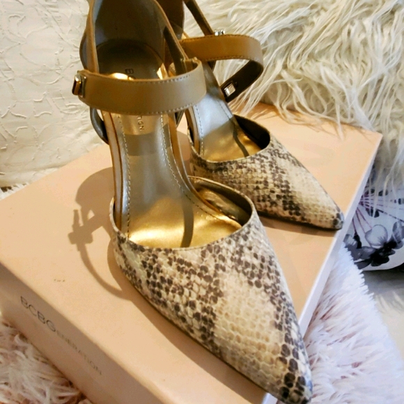 Woman shoes - Picture 1 of 6